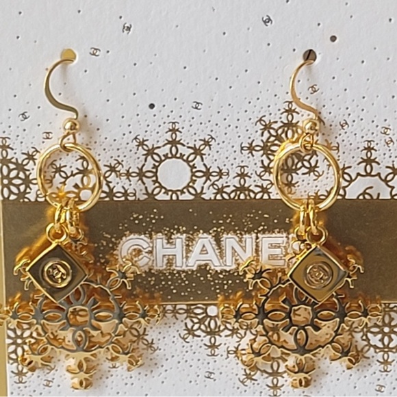 Chanel - Picture 8 of 11